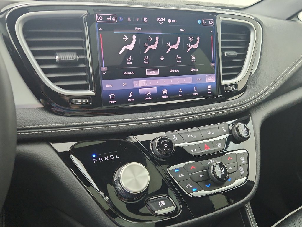 Certified 2025 Chrysler Pacifica Limited FWD image 30