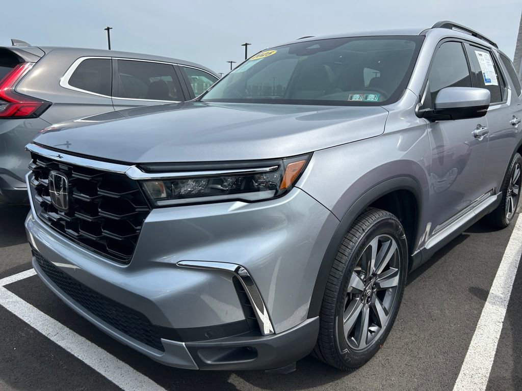 Used 2025 Honda Pilot Touring image 24