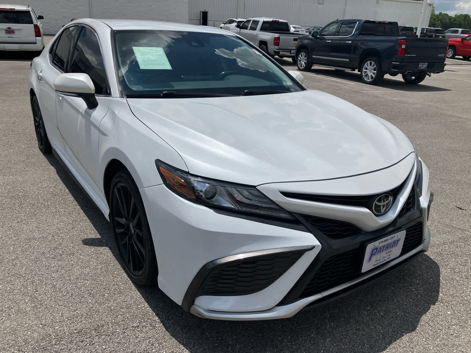 Used 2022 Toyota Camry XSE image 1