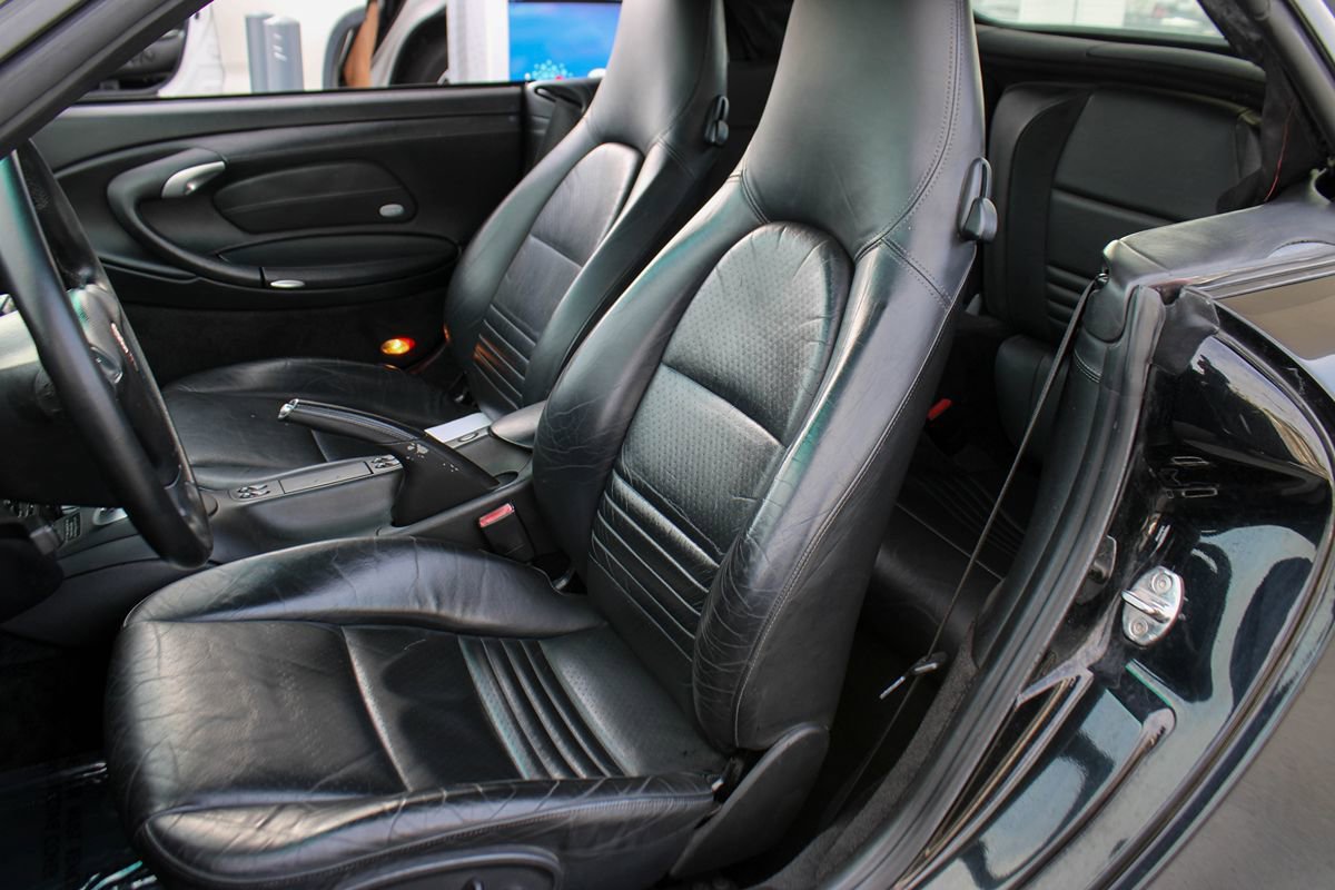 Used 2004 Porsche 911 Carrera 4S AWD/4WD image 14
