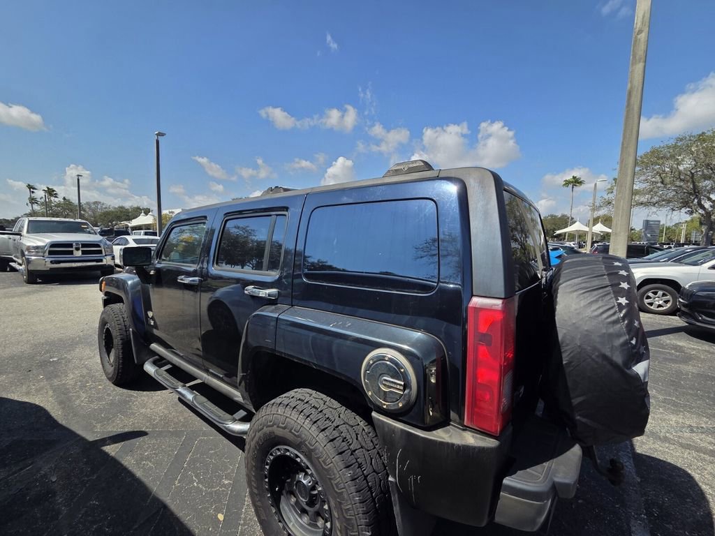 Used 2010 HUMMER H3 Alpha image 4