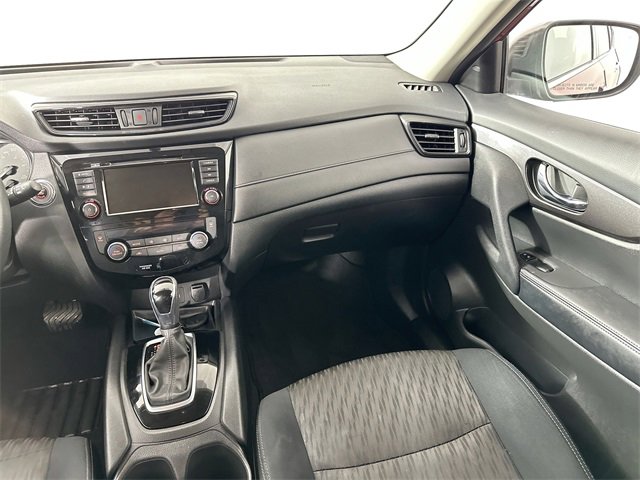 Used 2018 Nissan Rogue SV image 26