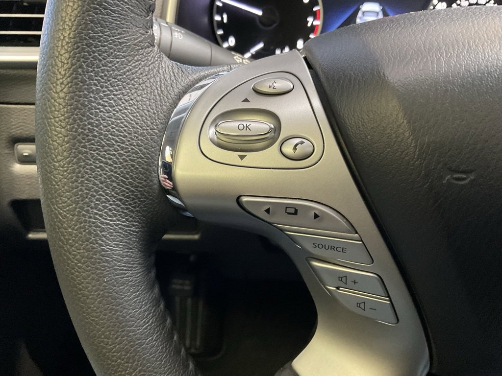 Used 2016 Nissan Murano SV w/ Premium Package image 12