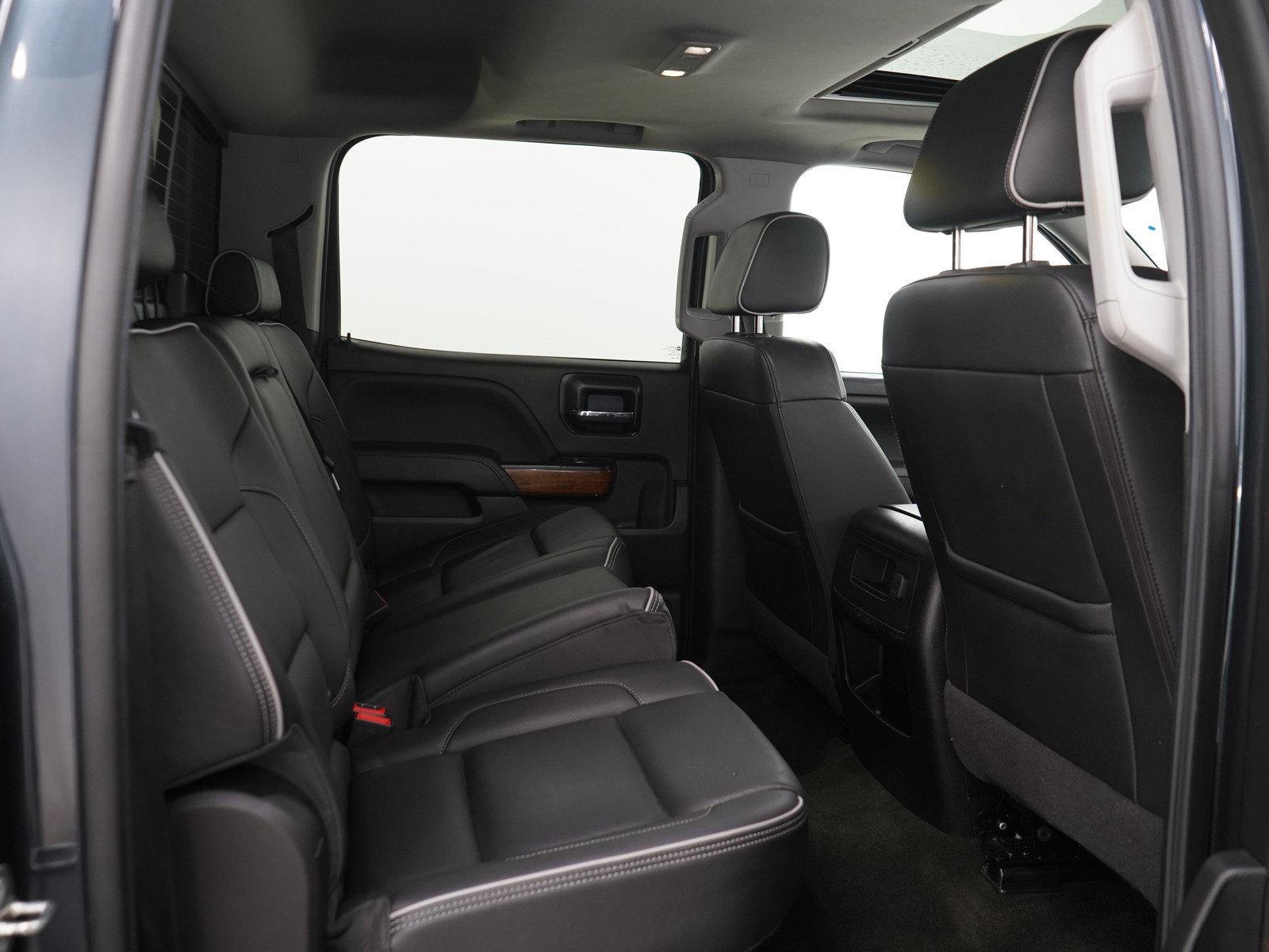 Used 2018 Chevrolet Silverado 1500 High Country AWD/4WD image 14