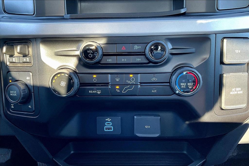 New 2026 Ford F350 XLT w/ FX4 Off-Road Package image 19