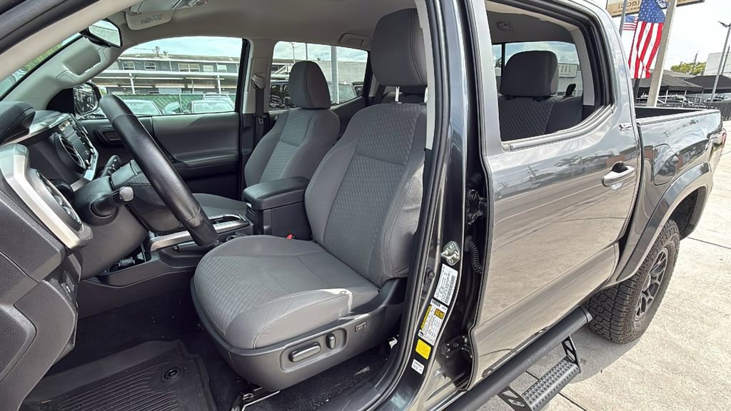 Used 2022 Toyota Tacoma SR5 RWD image 21