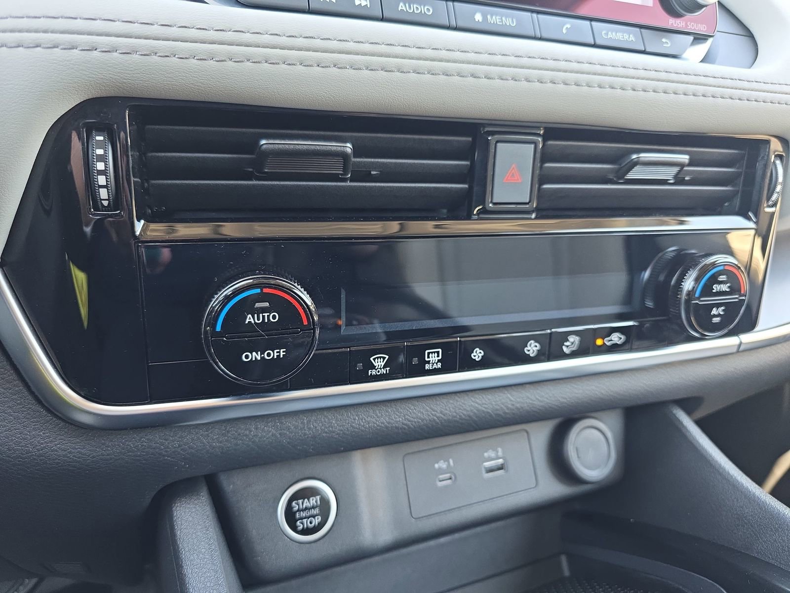 Used 2023 Nissan Rogue SV FWD image 23