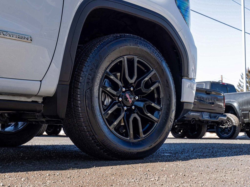 Used 2025 GMC Sierra 1500 Elevation w/ Preferred Package image 9