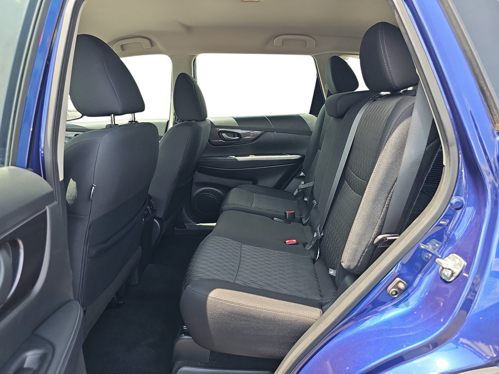 Used 2020 Nissan Rogue S AWD/4WD image 11