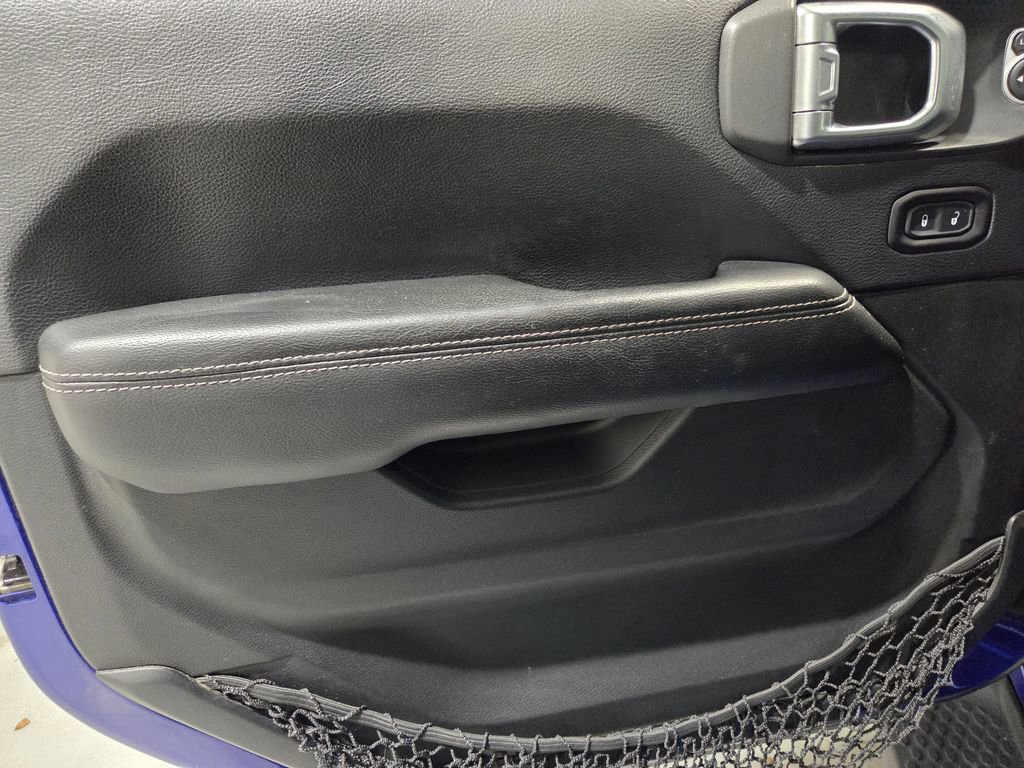 Used 2018 Jeep Wrangler Unlimited Sahara w/ Dual Top Group image 10