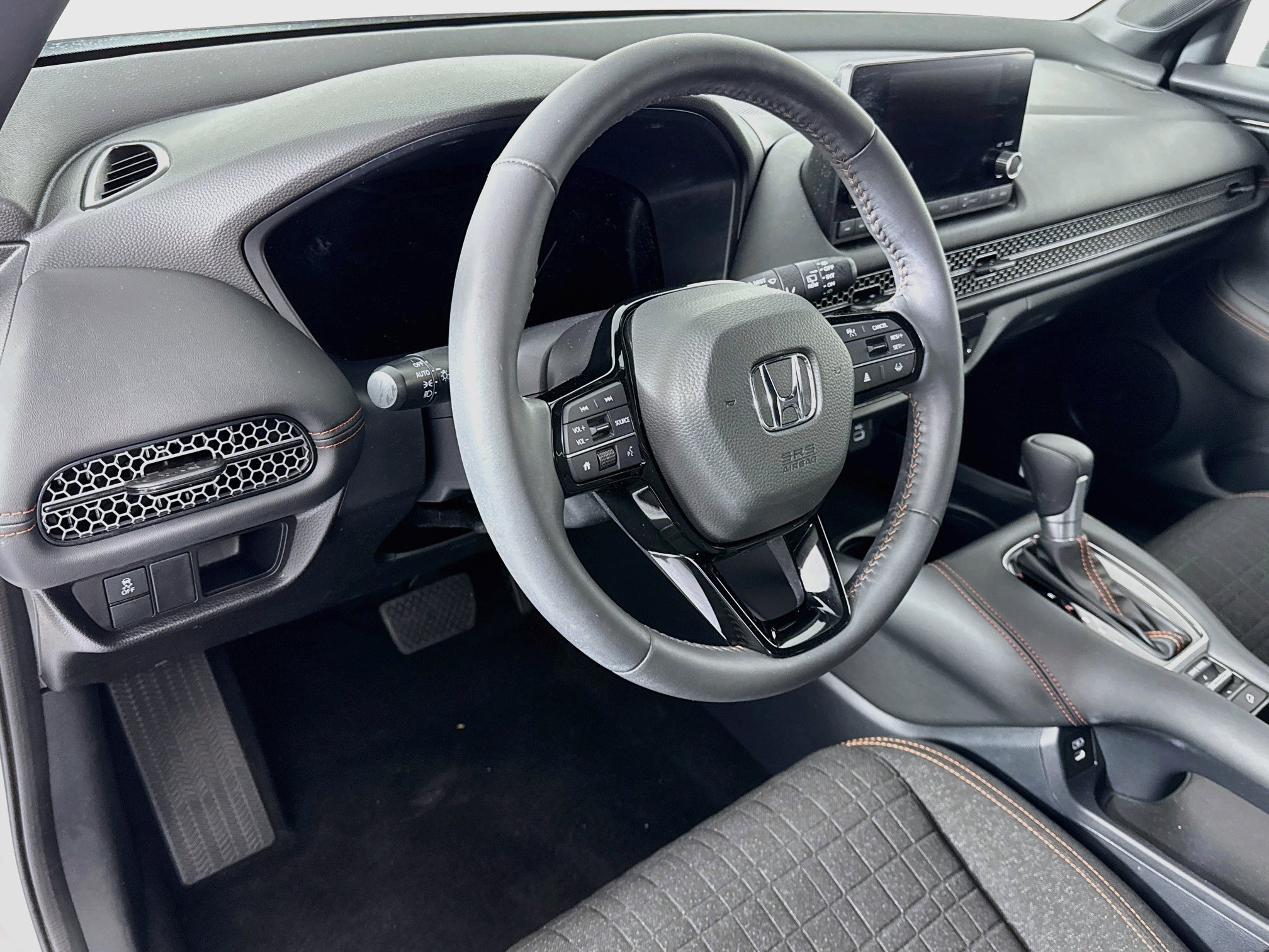 Certified 2025 Honda HR-V Sport image 9