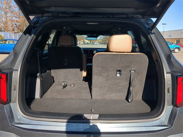 Used 2025 Kia Sorento SX Prestige w/ Olive Brown Leather Package image 12