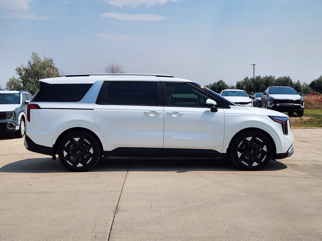 Certified 2025 Kia Carnival EX FWD image 4