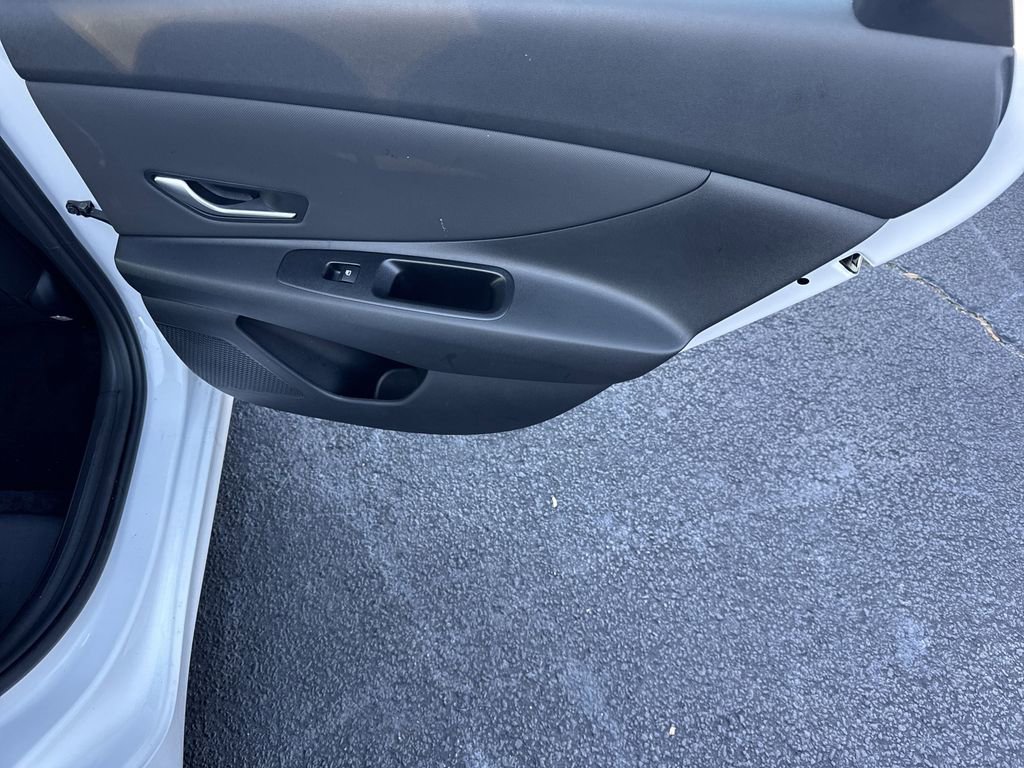 New 2025 Hyundai Elantra SEL w/ Cargo Package FWD image 17