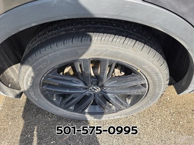 Used 2022 Volkswagen Tiguan SE R-Line FWD image 8