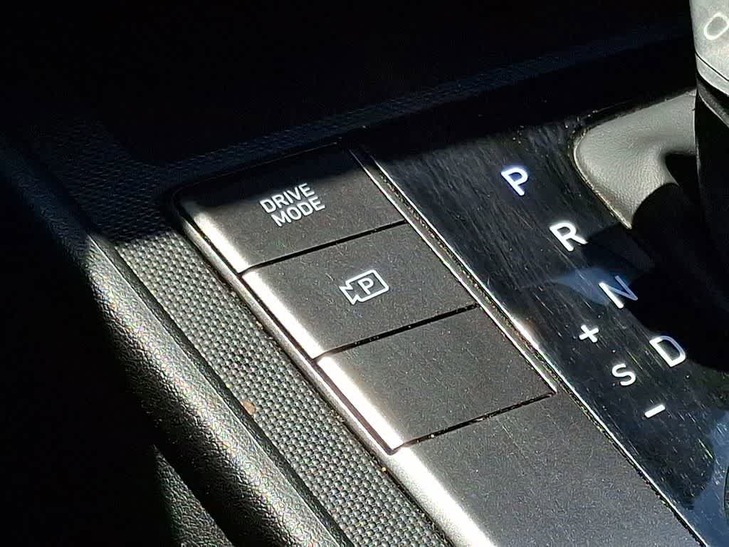 Used 2025 Hyundai Elantra Sport FWD image 24