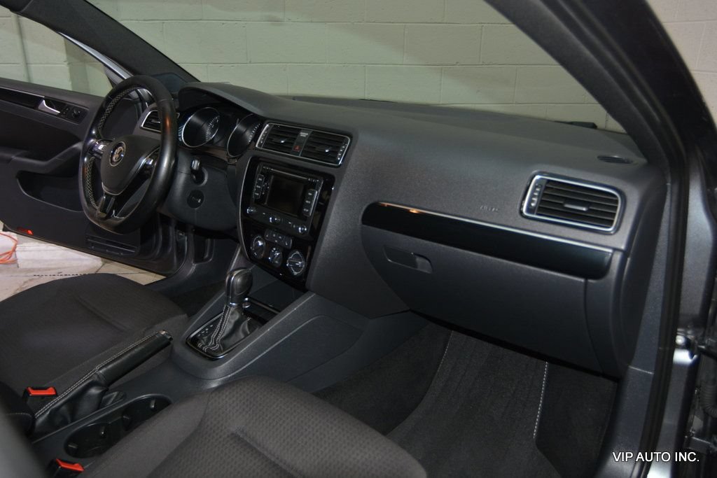 Used 2015 Volkswagen Jetta SE FWD image 16