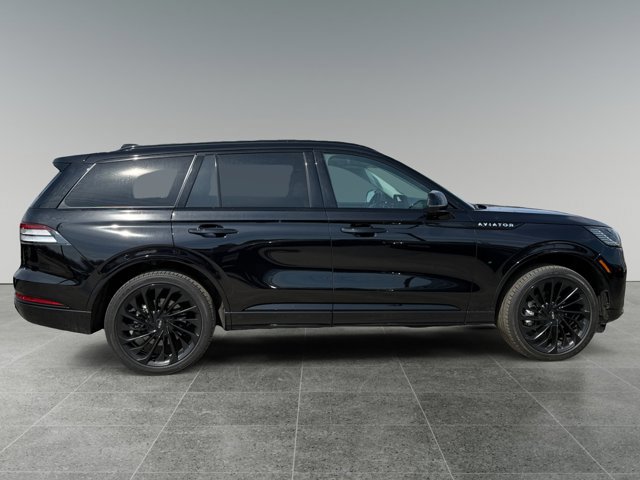 Used 2025 Lincoln Aviator Reserve w/ Jet Appearance Package image 7
