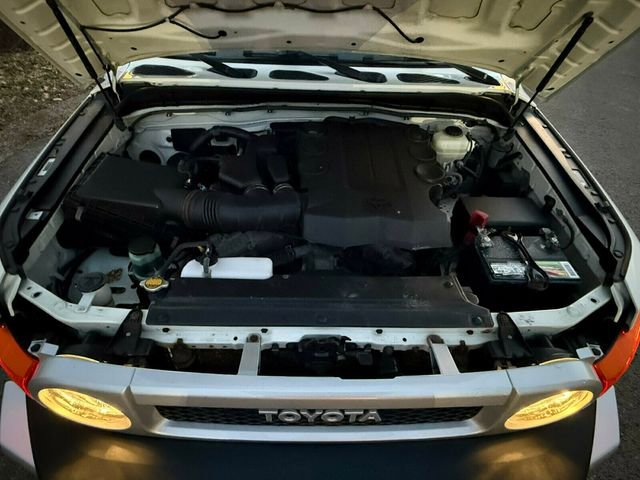 Used 2011 Toyota FJ Cruiser 4WD image 47