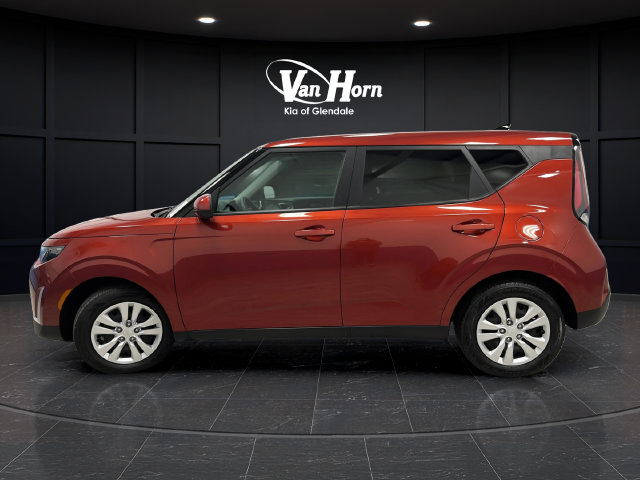 Used 2023 Kia Soul LX FWD image 4