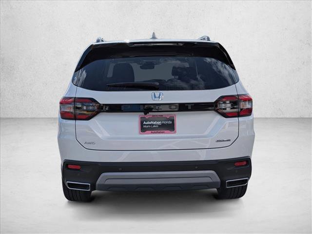 New 2025 Honda Pilot Touring image 7