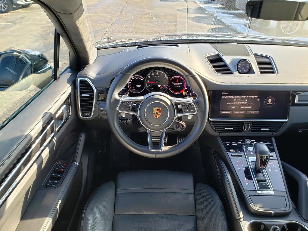 Used 2022 Porsche Cayenne GTS w/ Sport Chrono Package (8LH) image 14