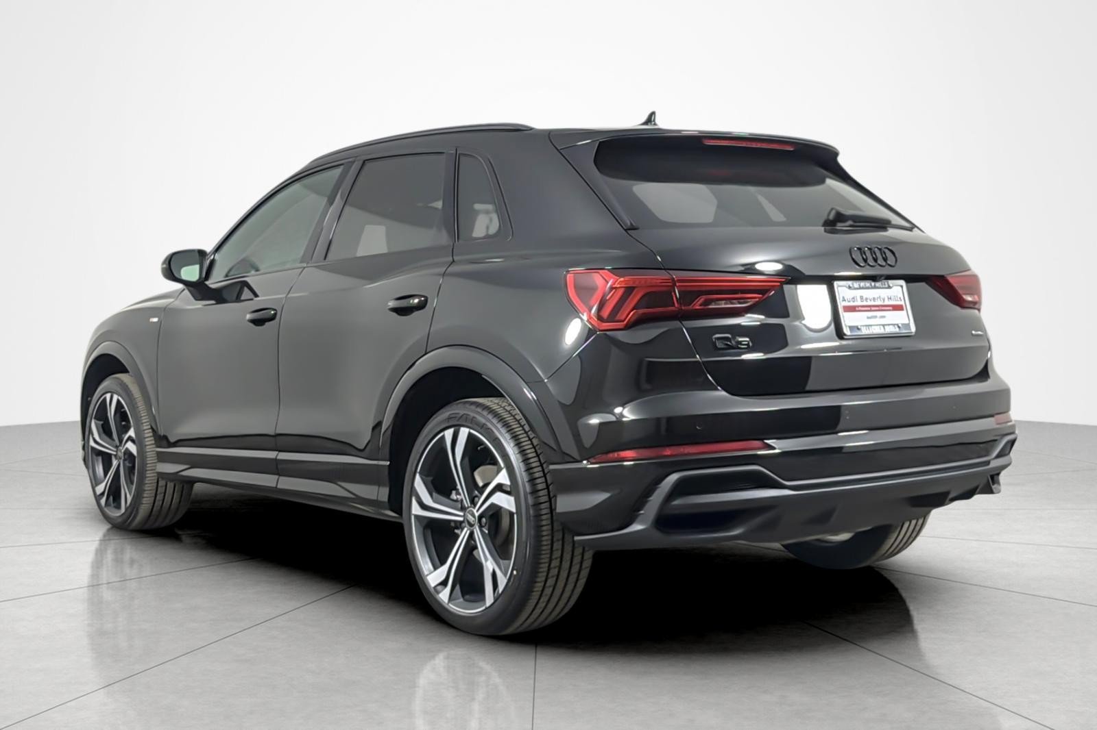 Used 2024 Audi Q3 2.0T Premium Plus AWD/4WD image 3