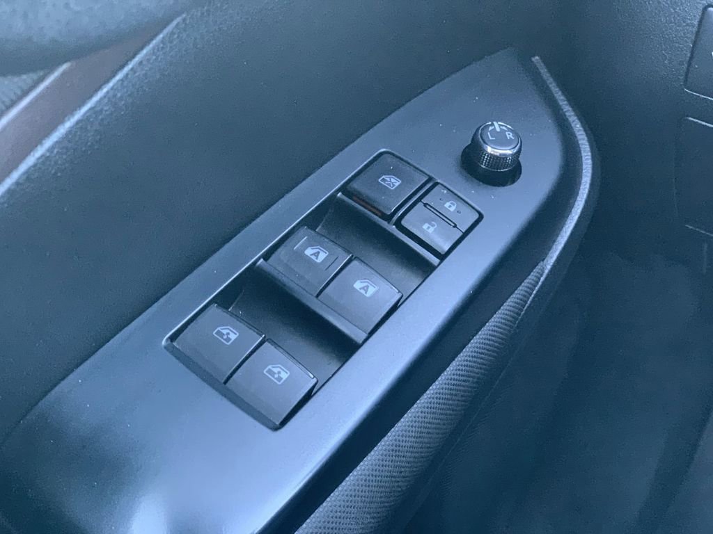 Used 2019 Toyota Highlander LE image 21