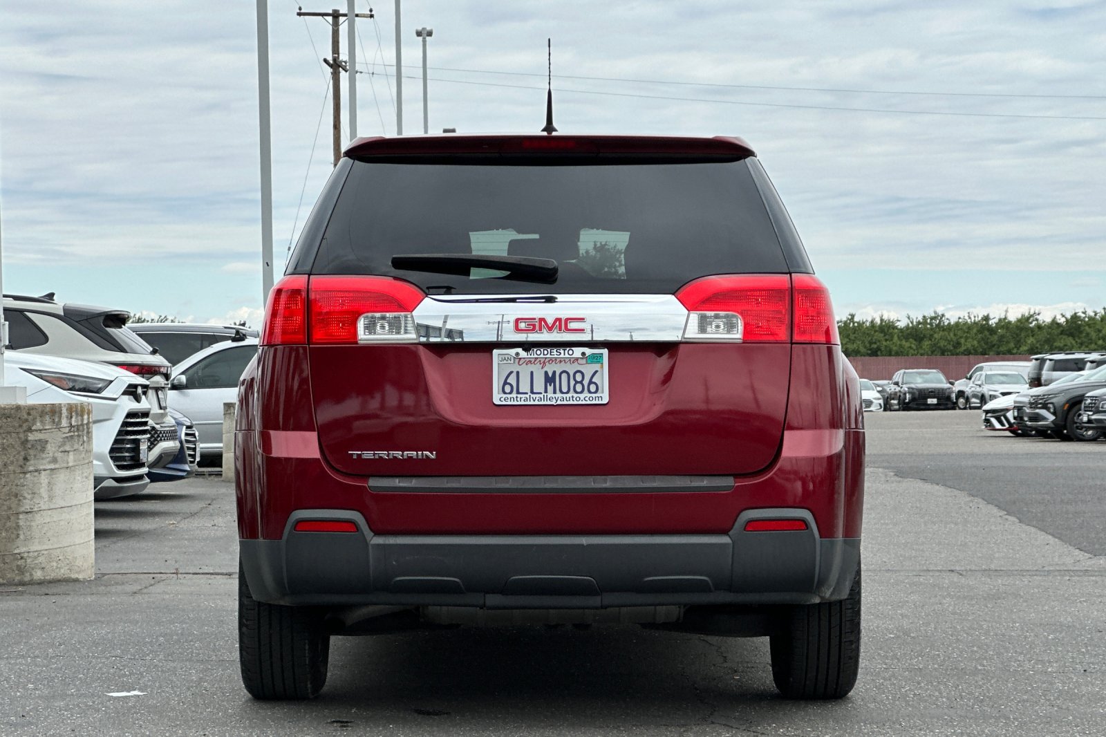Used 2010 GMC Terrain SLE FWD image 5