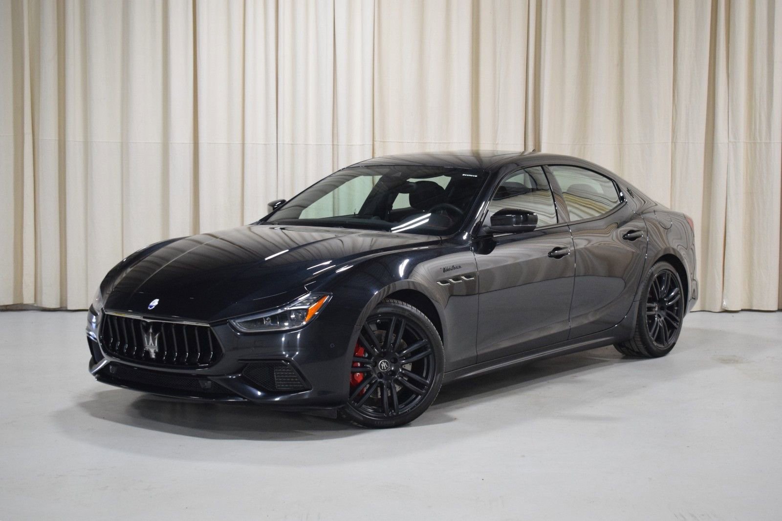 Used 2022 Maserati Ghibli Modena Q4 image 1