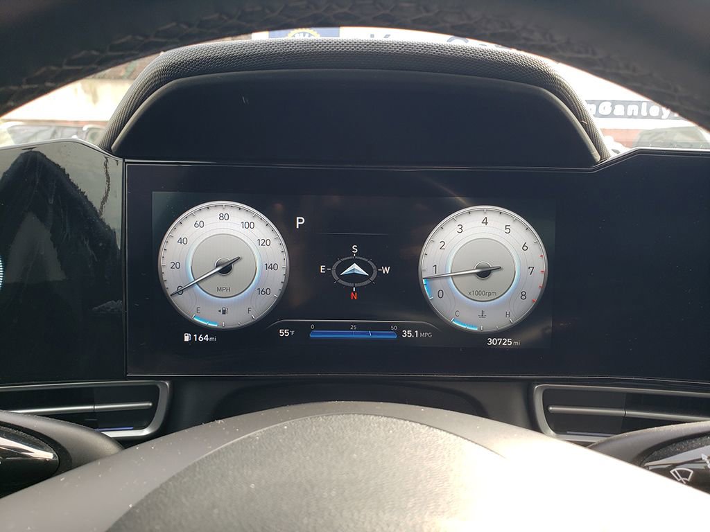 Used 2021 Hyundai Elantra Limited image 30