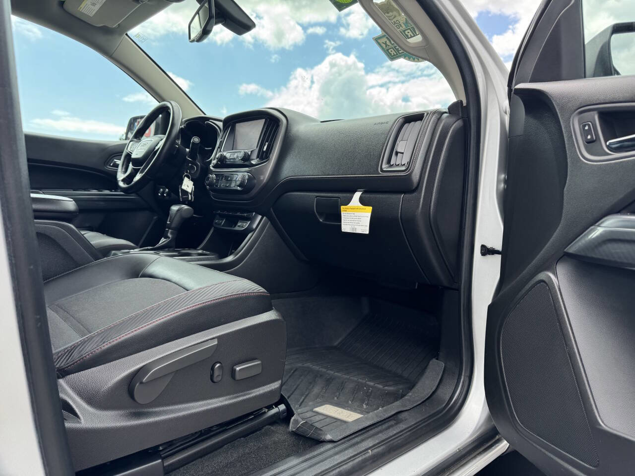 Used 2015 GMC Canyon SLE w/ All-Terrain Package AWD/4WD image 39
