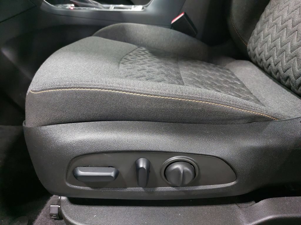 Used 2024 Chevrolet Equinox LT AWD/4WD image 30