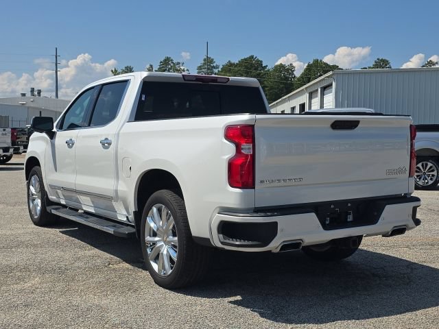 Used 2024 Chevrolet Silverado 1500 High Country w/ High Country Premium Package AWD/4WD image 3