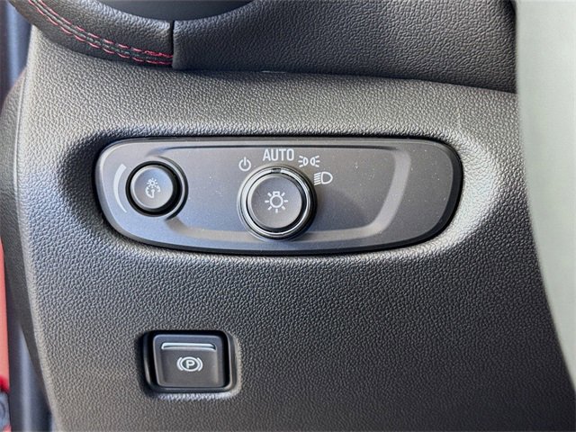 Used 2025 Chevrolet Blazer RS w/ Driver Confidence II Package image 10