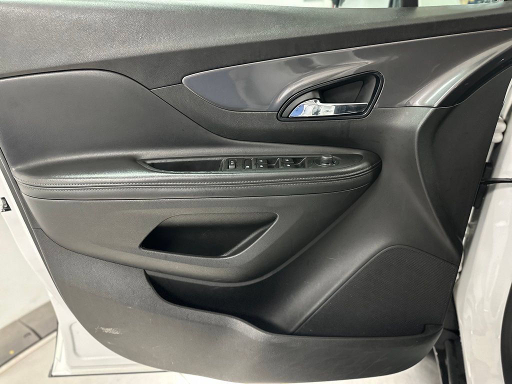 Used 2020 Buick Encore Preferred AWD/4WD image 15