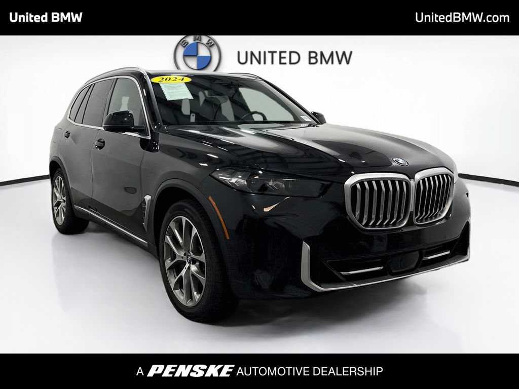 Used 2024 BMW X5 xDrive50e w/ Parking Assistance Package AWD/4WD image 3