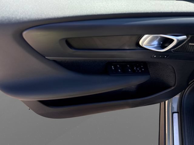 Certified 2023 Volvo XC40 Recharge Ultimate AWD/4WD image 18
