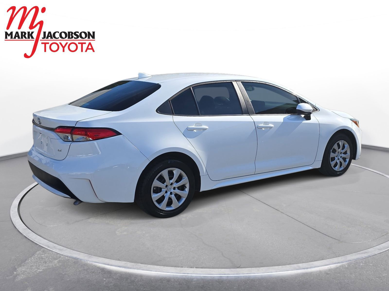 Used 2022 Toyota Corolla LE image 9