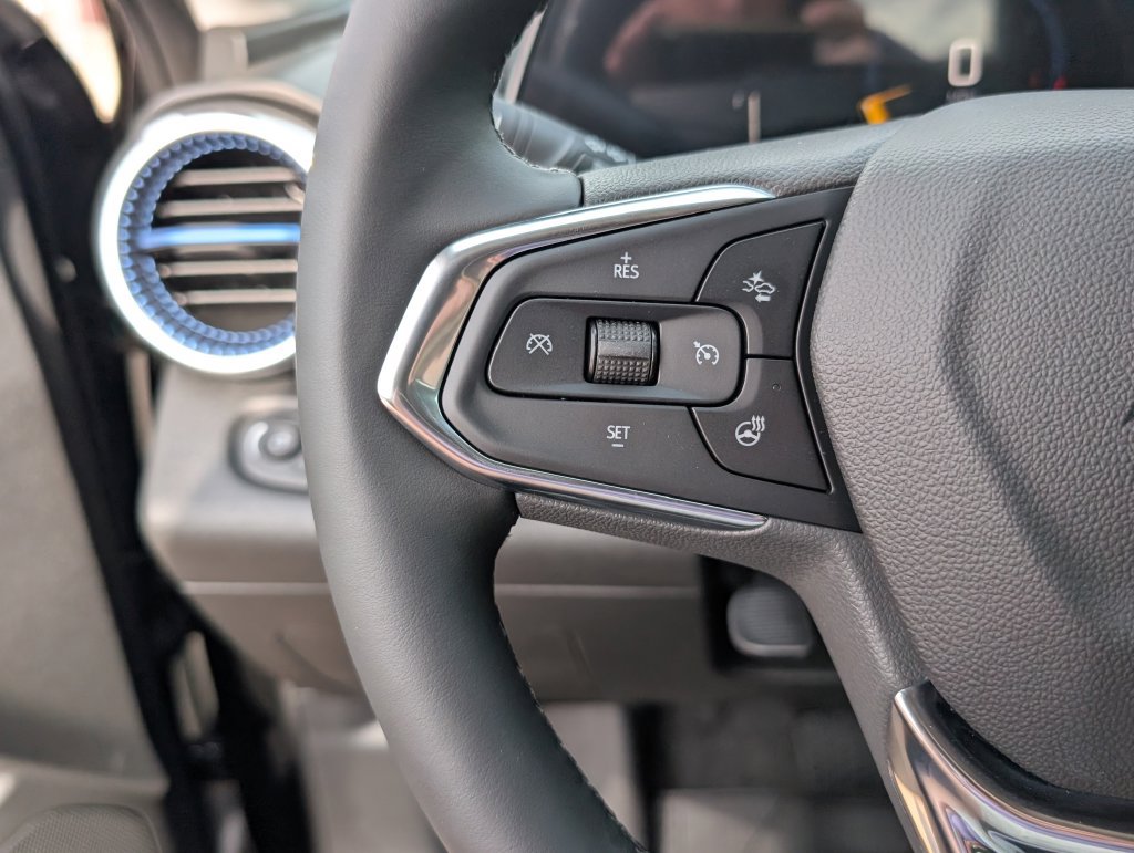 New 2026 Chevrolet Trax LT w/ Driver Confidence Package FWD image 16