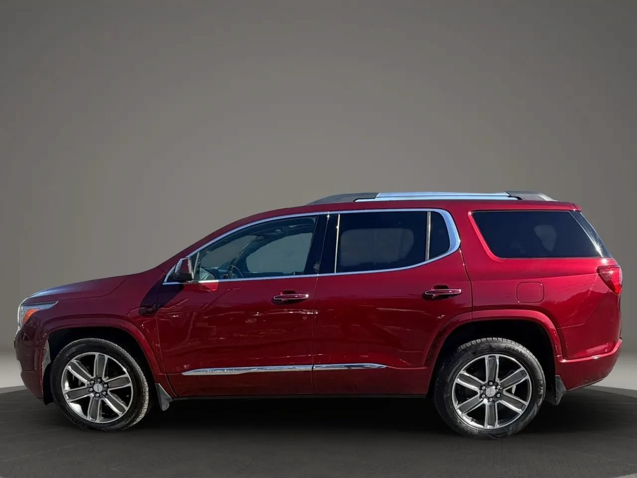 Used 2017 GMC Acadia Denali w/ Technology Package AWD/4WD image 8