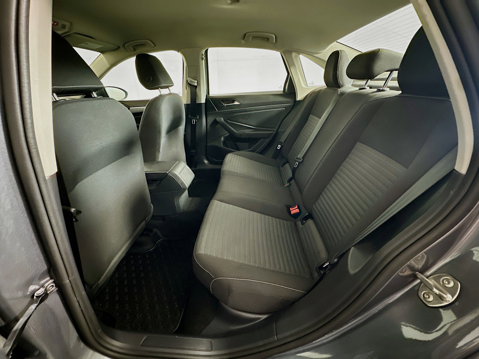 Used 2025 Volkswagen Jetta S image 28