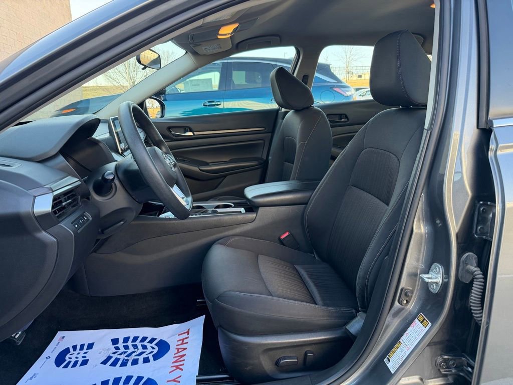 Used 2024 Nissan Altima 2.5 SV image 17