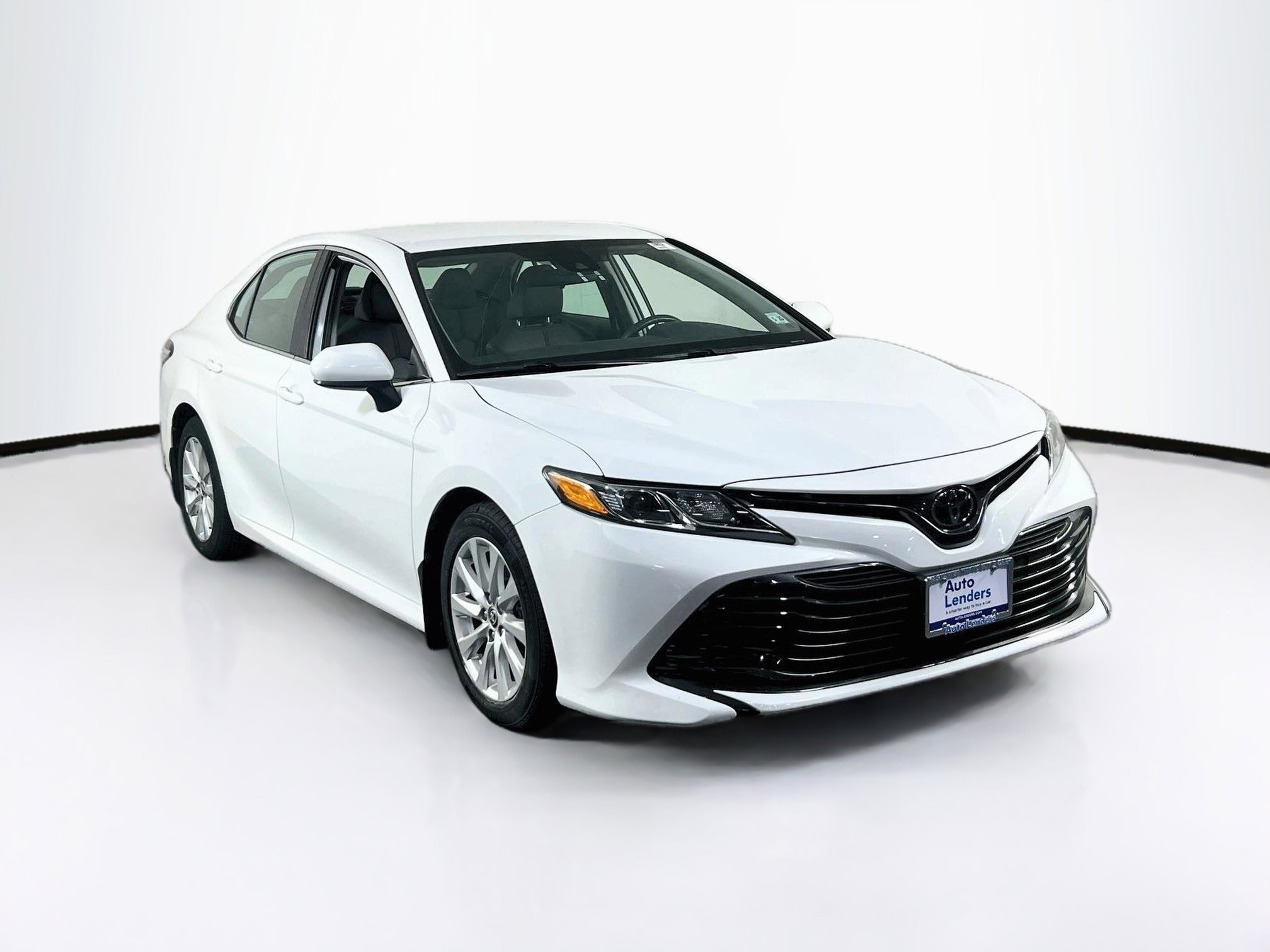 Used 2020 Toyota Camry LE FWD image 3