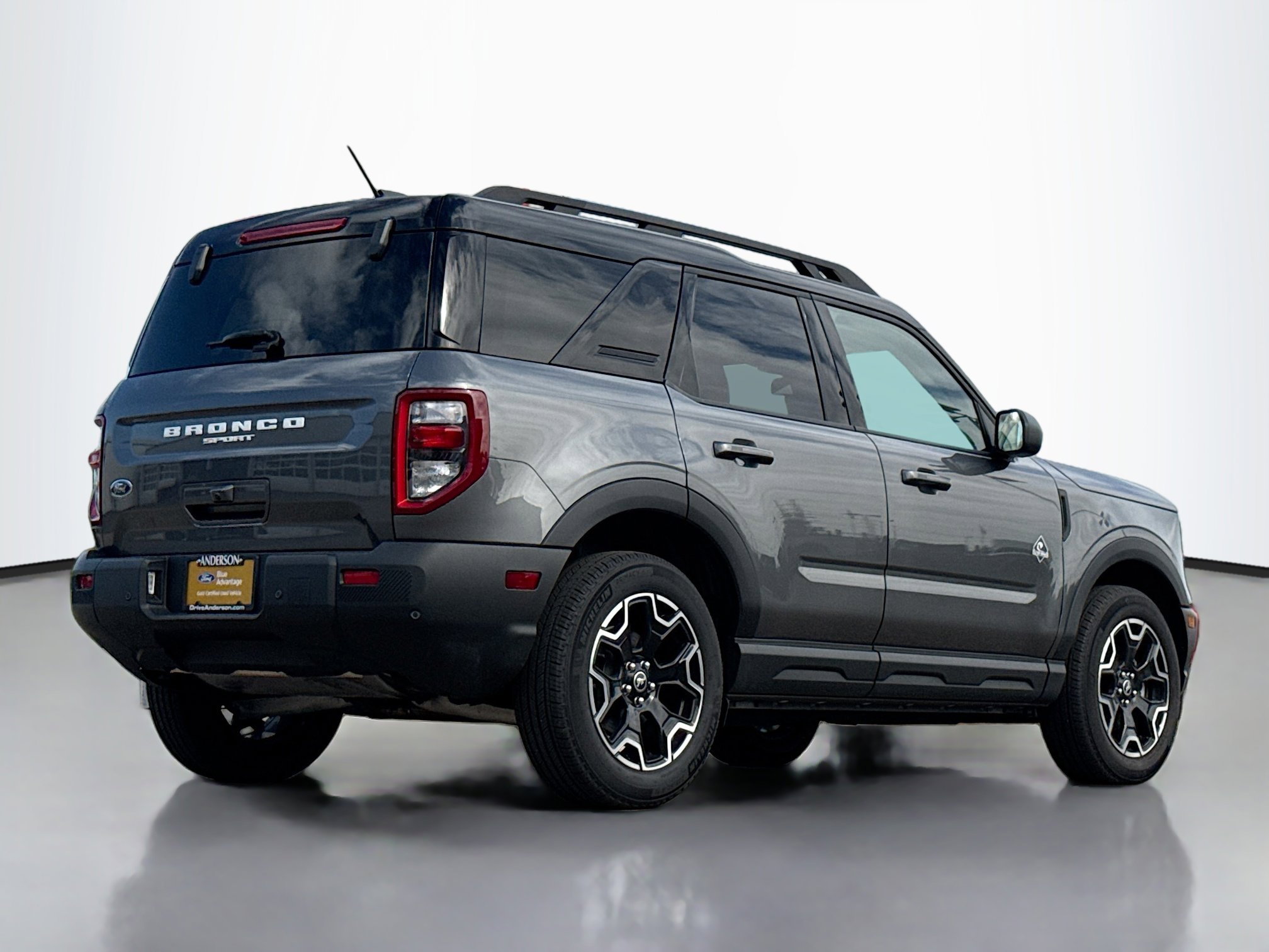 Used 2025 Ford Bronco Sport Outer Banks AWD/4WD image 2