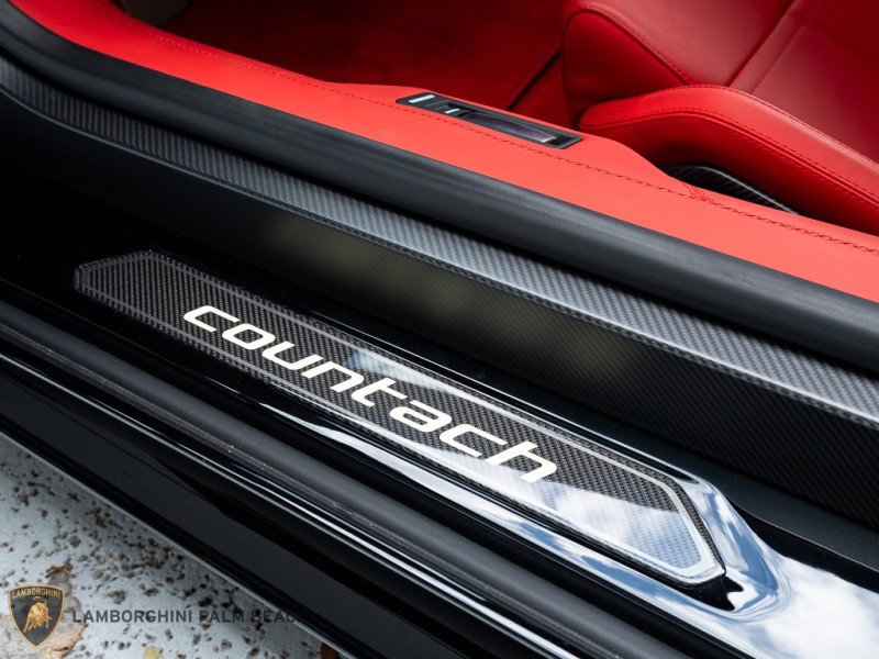Used 2022 Lamborghini Aventador Countach image 34
