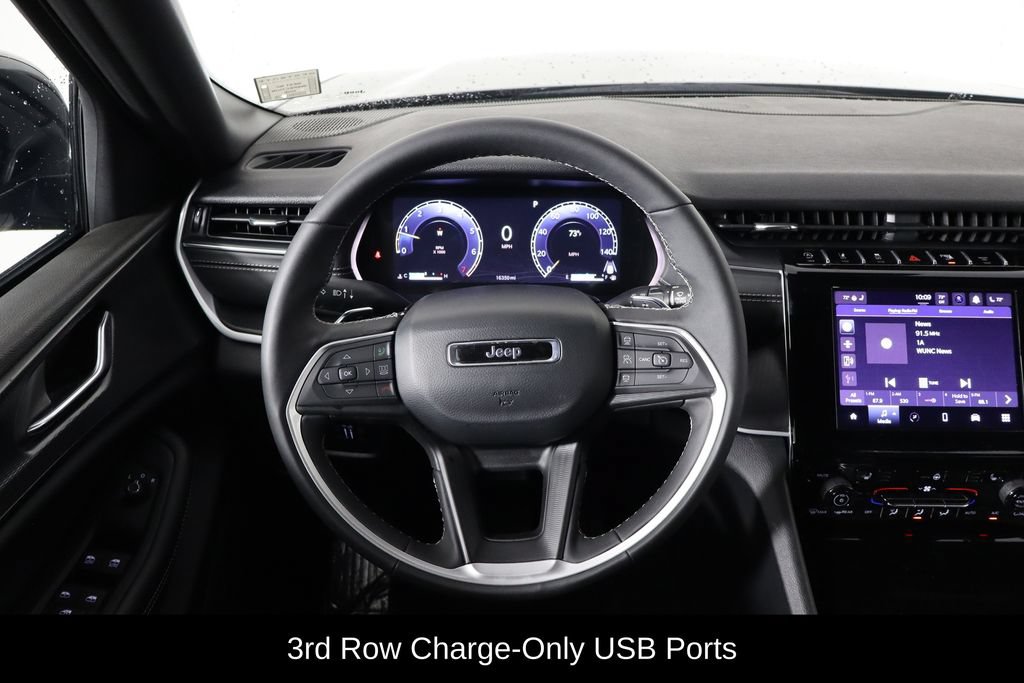 Used 2025 Jeep Grand Cherokee L Laredo AWD/4WD image 7