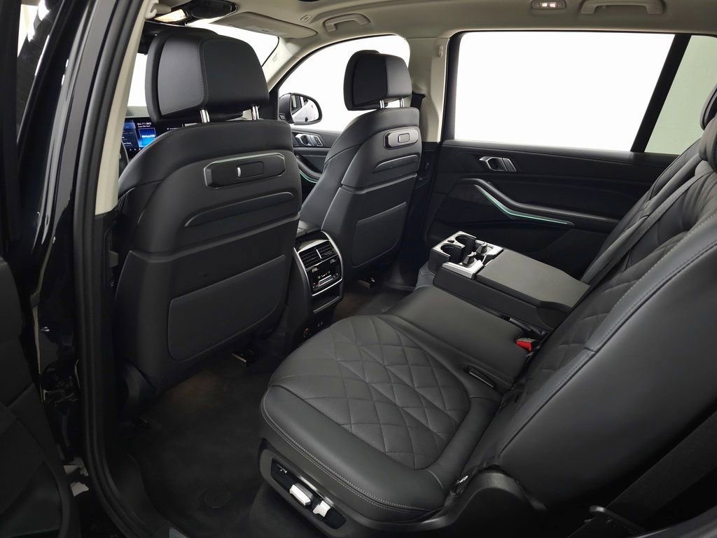Used 2025 BMW X7 xDrive40i w/ Climate Comfort Package image 37
