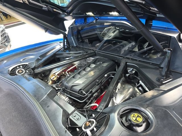 Used 2022 Chevrolet Corvette Stingray Preferred Cpe w/ Z51 Performance Package RWD image 29