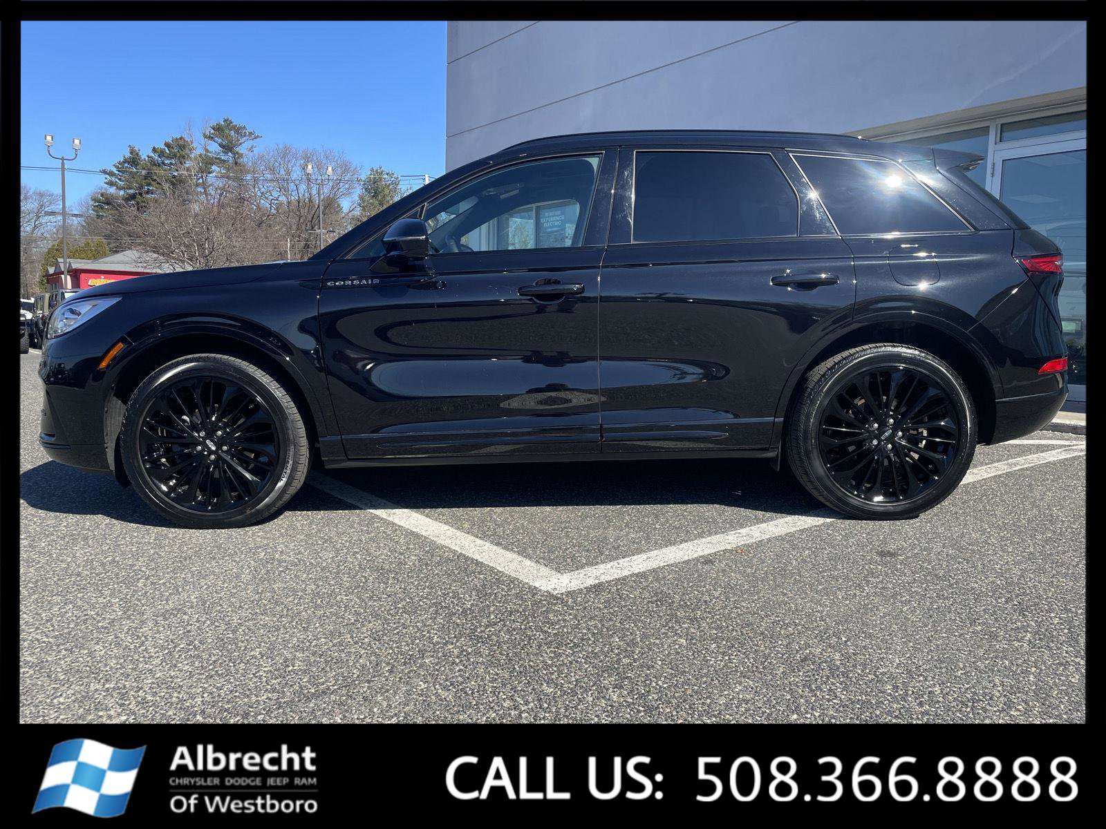 Used 2023 Lincoln Corsair Reserve w/ Equipment Group 201A image 2